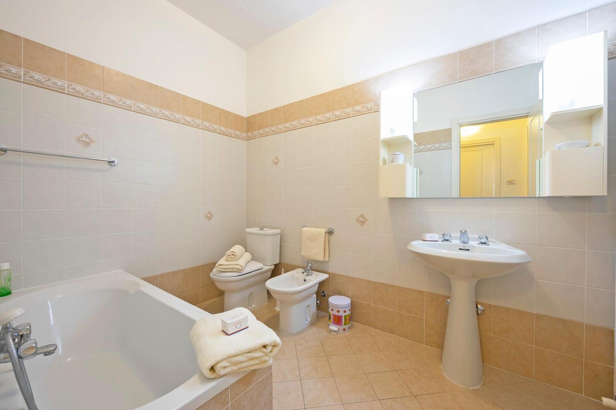 Angela -Terrace & Beautiful View Lake - Happy Rentals Toscolano Maderno Exterior photo